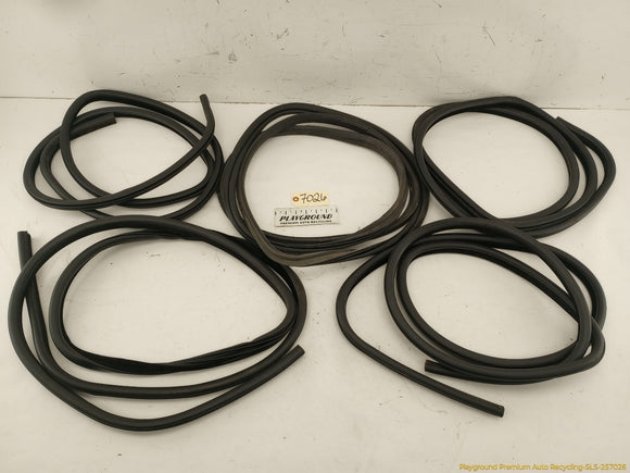Land Rover Range Rover Set Of Body Closure Seal Weatherstrips