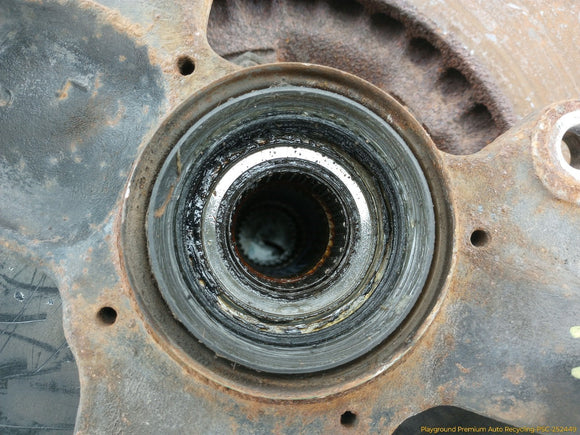 Mitsubishi Delica Front Left Spindle Knuckle Hub