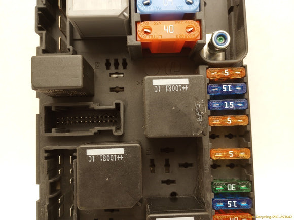 Land Rover Range Rover Rear Right Cabin Fuse Box