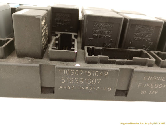 Land Rover Range Rover Front Right Engine Fuse Box