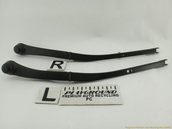 Land Rover Range Rover Pair Of Windshield Wiper Arms