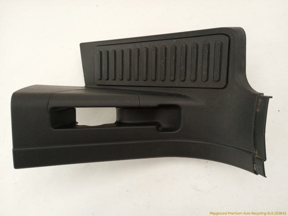 Land Rover Range Rover Pair Of Front Kick Panel