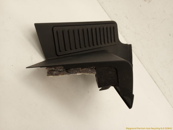 Land Rover Range Rover Pair Of Front Kick Panel