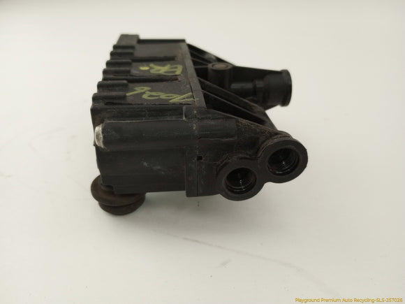 Land Rover Range Rover Pair Of Air Suspension Valve Block