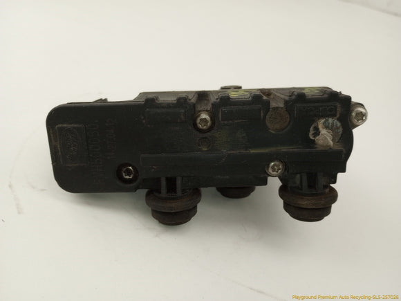 Land Rover Range Rover Pair Of Air Suspension Valve Block