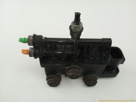 Land Rover Range Rover Pair Of Air Suspension Valve Block