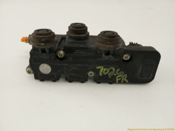 Land Rover Range Rover Pair Of Air Suspension Valve Block