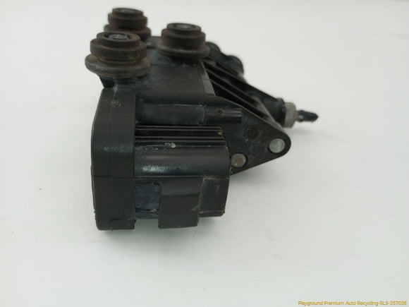 Land Rover Range Rover Pair Of Air Suspension Valve Block