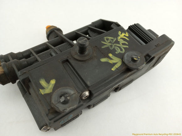 Land Rover Range Rover Pair Of Air Suspension Valve Block