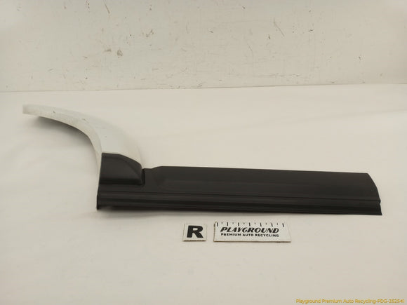 Land Rover LR4 Passenger Right Rear Fender Flare & Door Molding