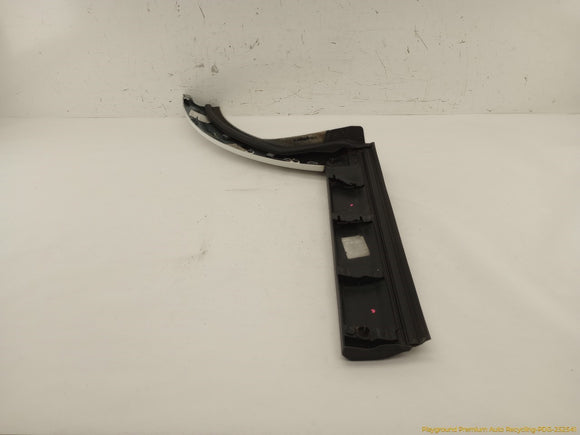 Land Rover LR4 Passenger Right Rear Fender Flare & Door Molding