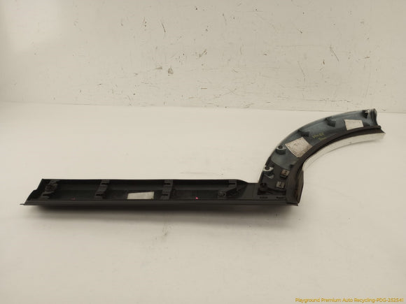 Land Rover LR4 Passenger Right Rear Fender Flare & Door Molding