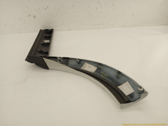 Land Rover LR4 Passenger Right Rear Fender Flare & Door Molding