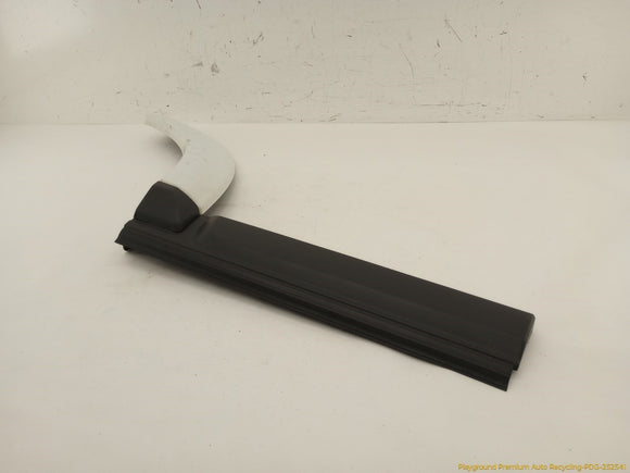 Land Rover LR4 Passenger Right Rear Fender Flare & Door Molding