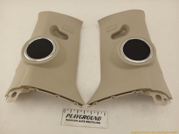 Land Rover LR4 Pair Of Rear Upper D Pillar Trim