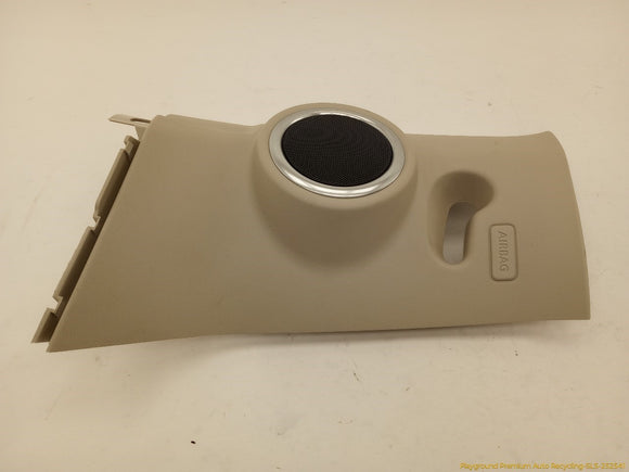 Land Rover LR4 Pair Of Rear Upper D Pillar Trim