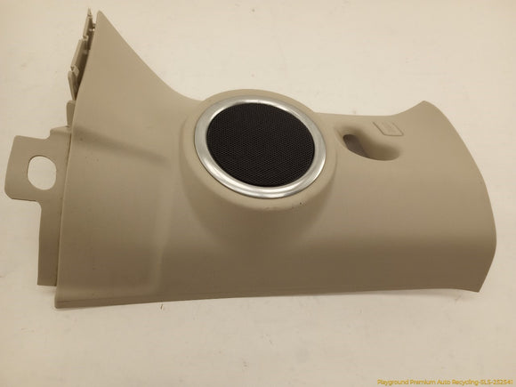 Land Rover LR4 Pair Of Rear Upper D Pillar Trim