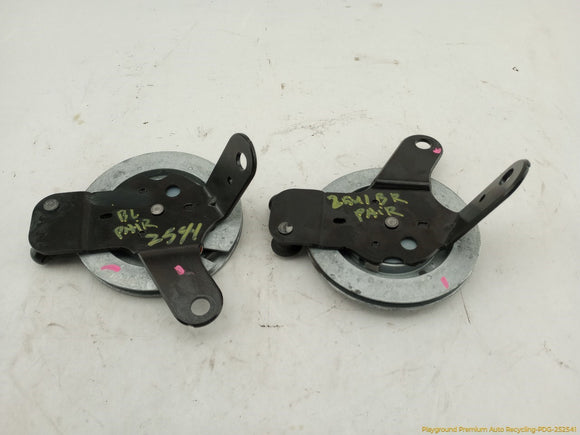 Land Rover LR4 Pair Of Tailgate Support Stay Brackets