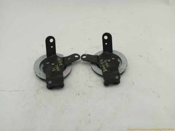 Land Rover LR4 Pair Of Tailgate Support Stay Brackets