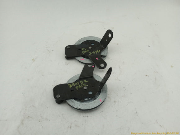 Land Rover LR4 Pair Of Tailgate Support Stay Brackets