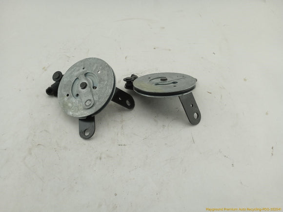 Land Rover LR4 Pair Of Tailgate Support Stay Brackets