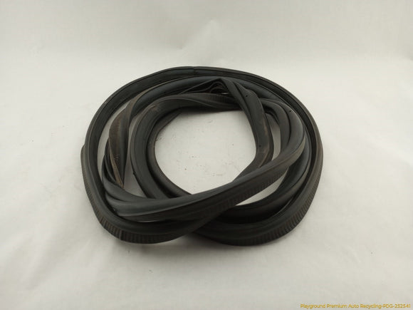 Land Rover LR4 Trunk Lid Molding