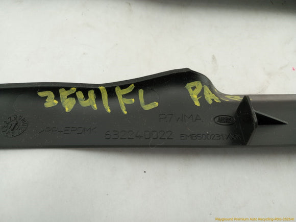 Land Rover LR4 Pair Of Front Dash A Pillar Middle Trim