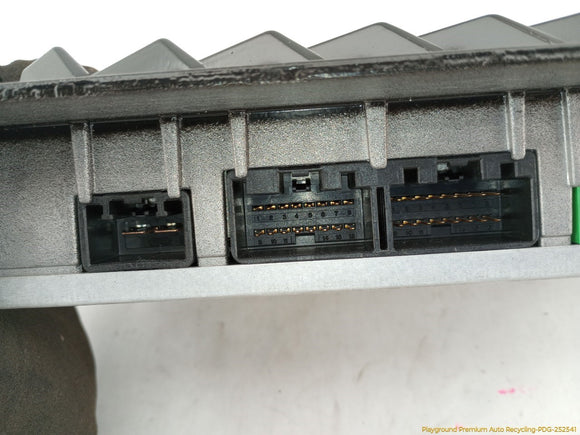 Land Rover LR4 Radio Audio Amplifier