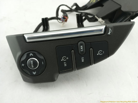 Land Rover LR4 Pair Of Steering Wheel Control Switch