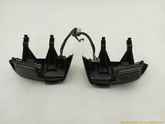 Land Rover LR4 Pair Of Steering Wheel Control Switch