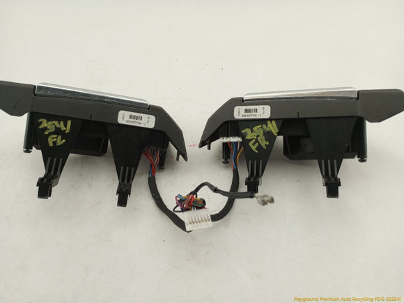 Land Rover LR4 Pair Of Steering Wheel Control Switch