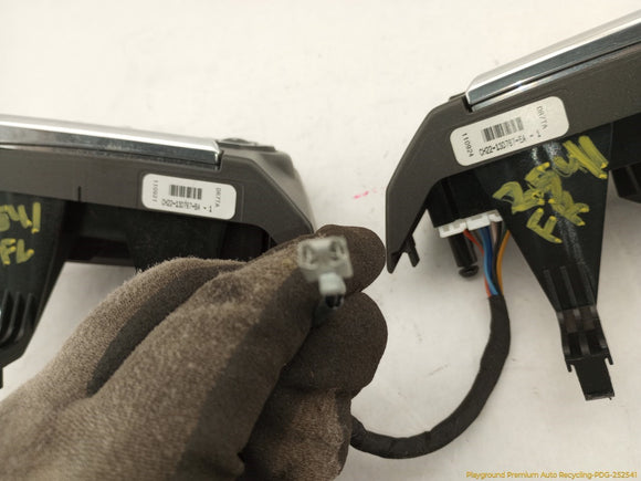 Land Rover LR4 Pair Of Steering Wheel Control Switch
