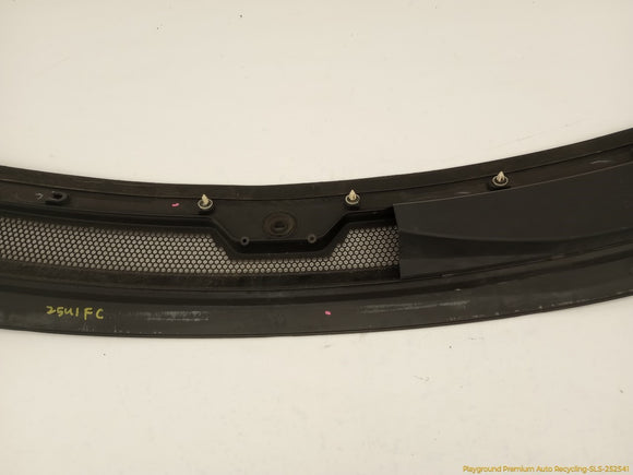 Land Rover LR4 Windshield Cowl Vent Panel
