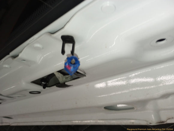 Land Rover LR4 Upper Tailgate