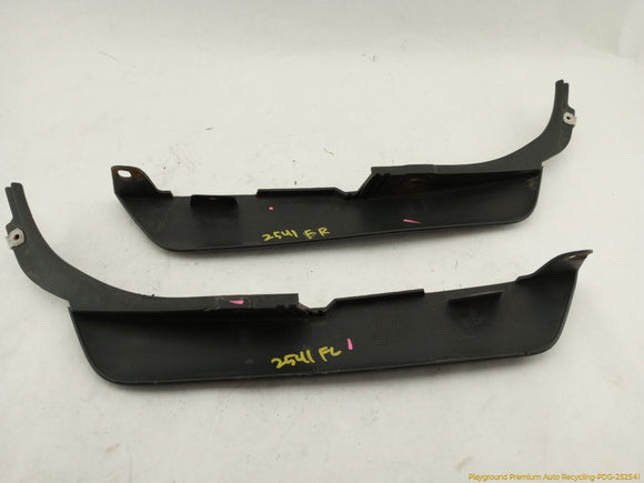 Land Rover LR4 Pair Of Front Side Bumper Mudguard Cover