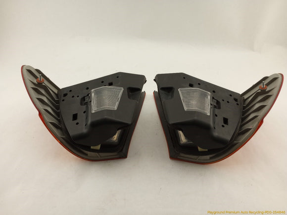 BMW 323i Pair Of Rear Outer Tail Lamp
