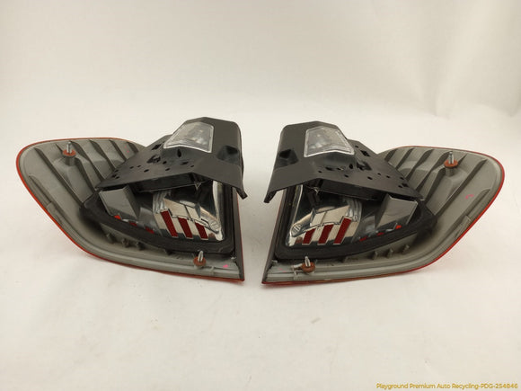 BMW 323i Pair Of Rear Outer Tail Lamp