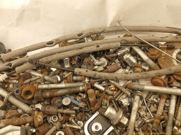 Land Rover Range Rover Dismantling Hardware Fasteners Bolts & Nuts