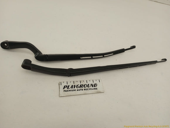 Cadillac CTS Pair Of Windshield Wiper Arm