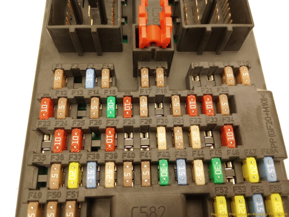 Land Rover LR4 Engine Fuse Box