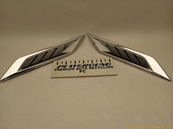 Cadillac CTS Pair Of Front Chrome Fender Molding