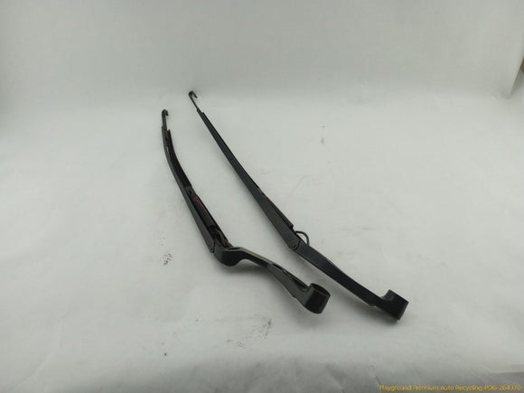 Cadillac CTS Pair Of Windshield Wiper Arm