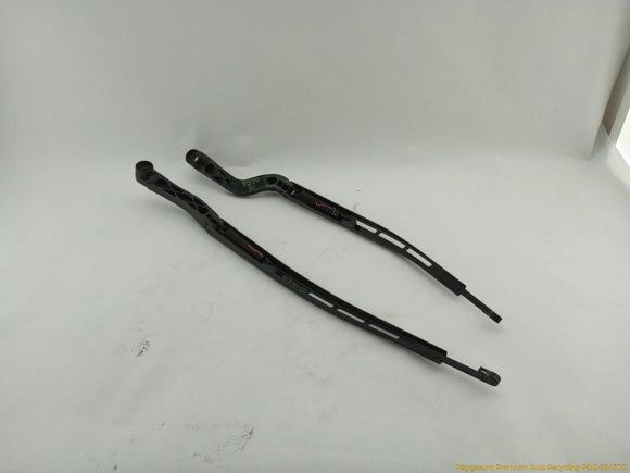 Cadillac CTS Pair Of Windshield Wiper Arm