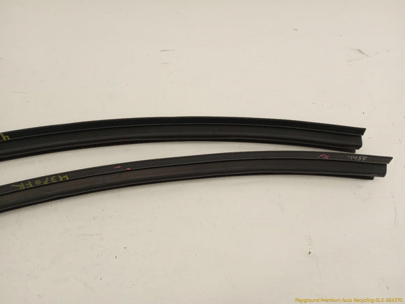 Cadillac CTS Pair Of Front Door Inner Molding