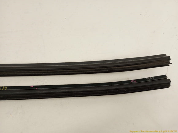 Cadillac CTS Pair Of Front Door Inner Molding