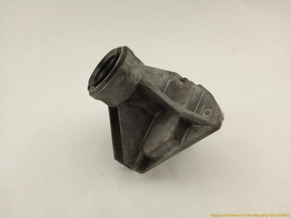 Land Rover Range Rover Passenger Right Front Axle Bearing Housing Carrier