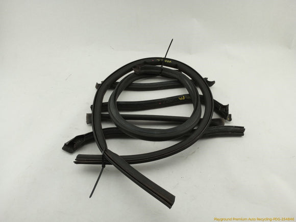 BMW 323i Set Of Front Under Hood Seal