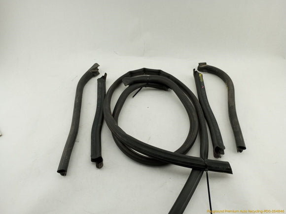 BMW 323i Set Of Front Under Hood Seal