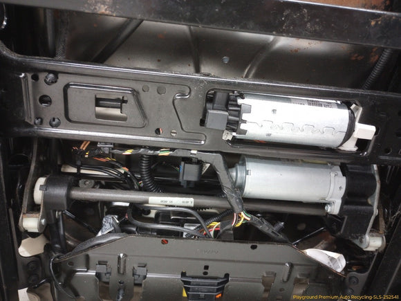 Land Rover LR4 Pair Of Front Seats