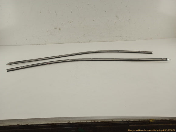 Cadillac CTS Pair Of Front Door Upper Outer Molding